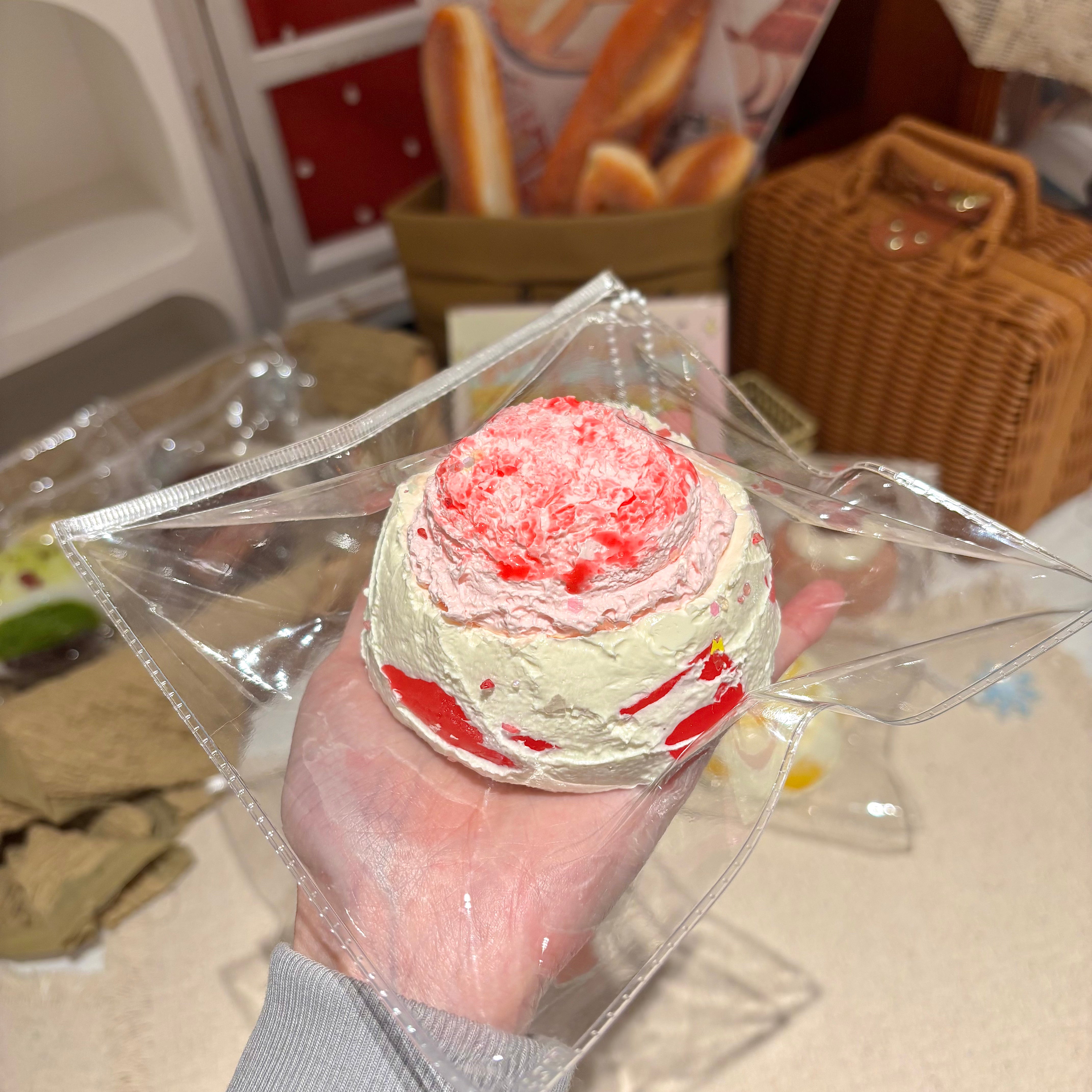 草莓冰淇淋果酱碗