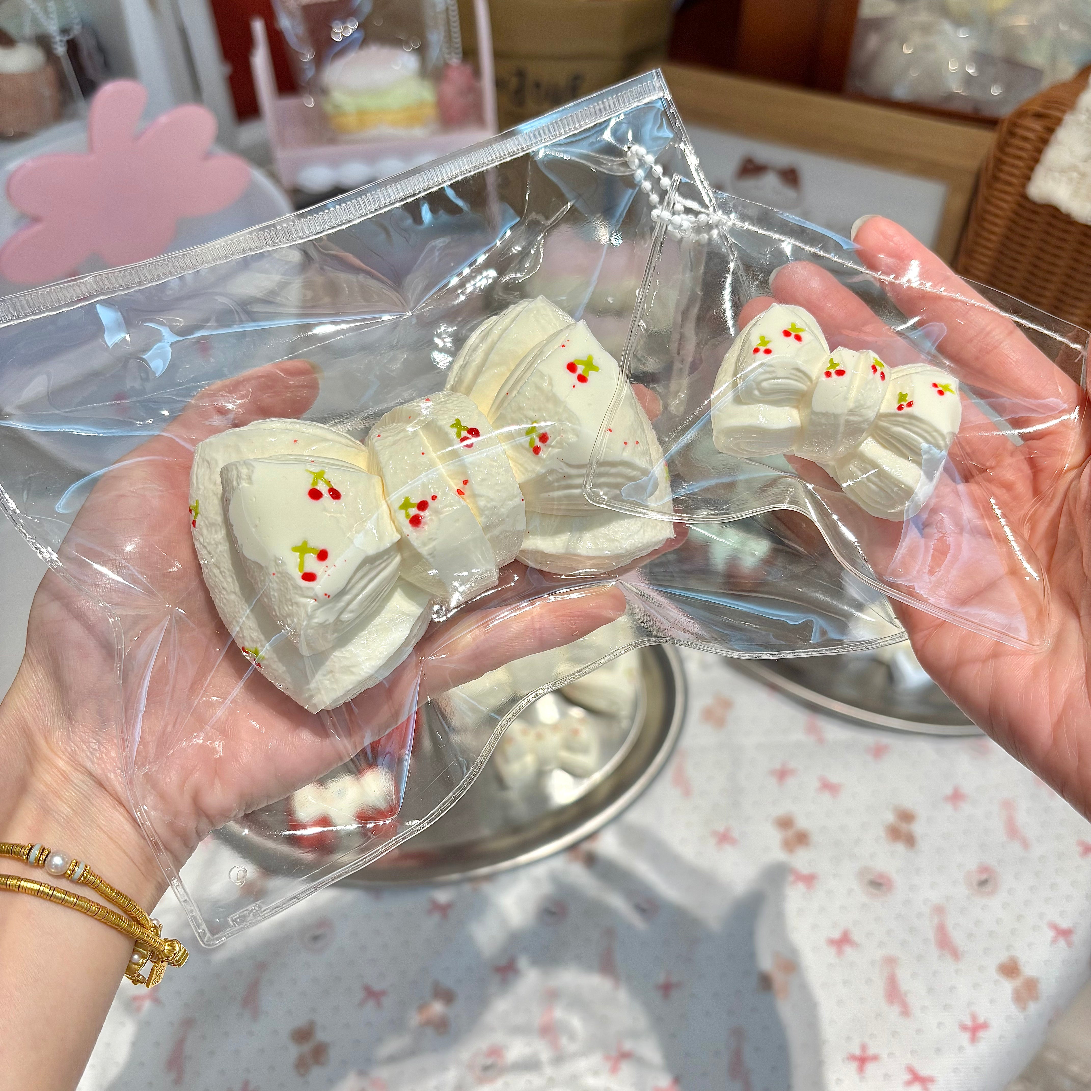 樱桃蝴蝶结