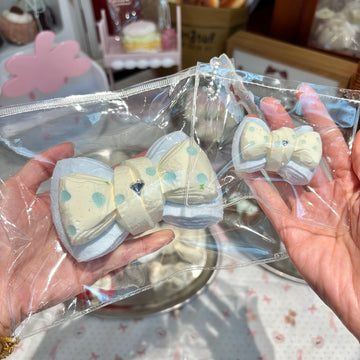 冰蓝蝴蝶结